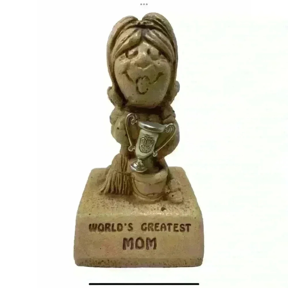 Vintage World's Greatest MOM 1970 Paula USA Mother's Day Figurine Trophy Award